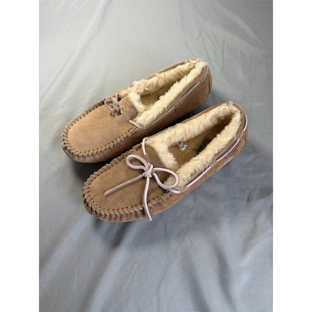 Ugg Slippers Dakota Model women's size 6 - Picture 1 of 6